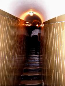 Climbing up the last stages between the outer and inner domes.