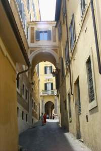 Walking the back streets up to the Monte Quirinale neighborhood