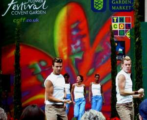 A free public dance performance in Covent Garden - couple of sexy British boys :)