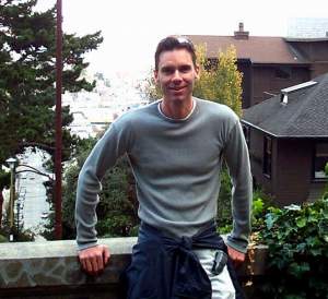 Kirstie took this one on her Kodak digital camera. We're up on Russian Hill,
not far from Macondray Lane.