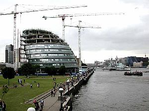 The new building (by Norman Foster) going up to house local government meetings. HMS Belfast
is on the right.