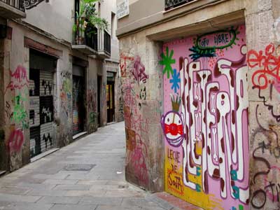 A taste of the narrow, winding, colorful streets around Las Ramblas